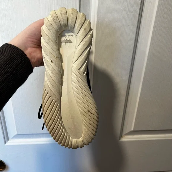 Black and pink Adidas - Picture 3 of 11